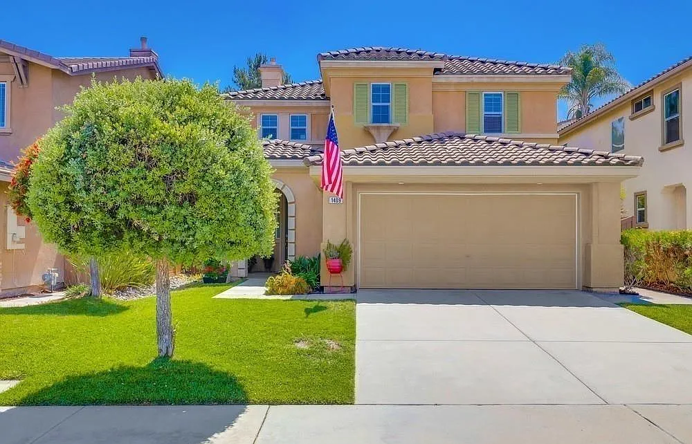 1409 Long View Dr — Photo 2