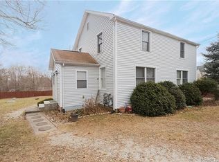 8 Garden Dr, Fairfield, CT 06825