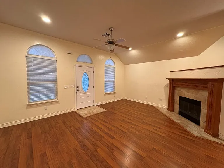 1704 Dorothy Dr — Photo 5