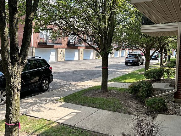 2nd image of 270 E Palmer St #270