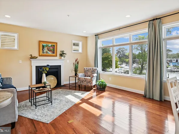 514 Grays Creek Rd, Pasadena, MD 21122