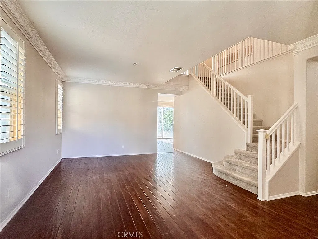 4 bed, 3035 sqft, $3,500 — Photo 2
