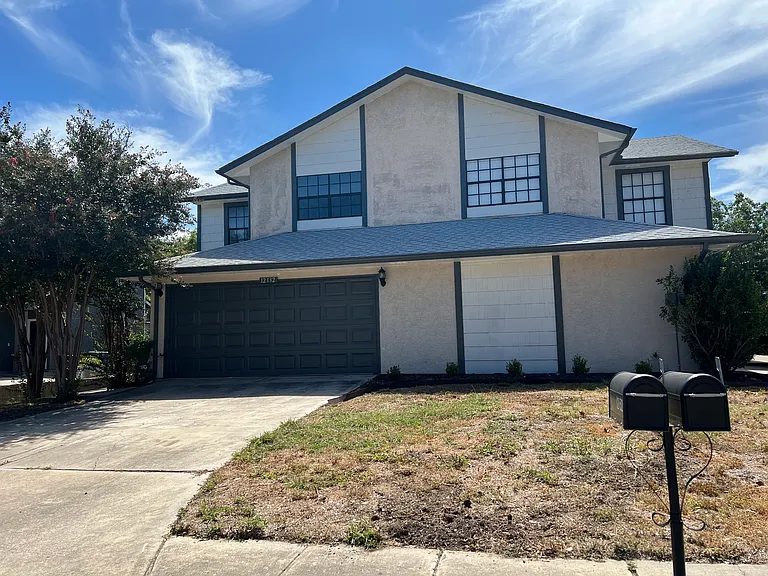 12132 Vista Nogal St — Photo 2
