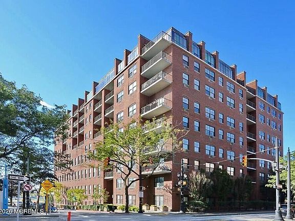 5th image of 1 Greene St APT 109