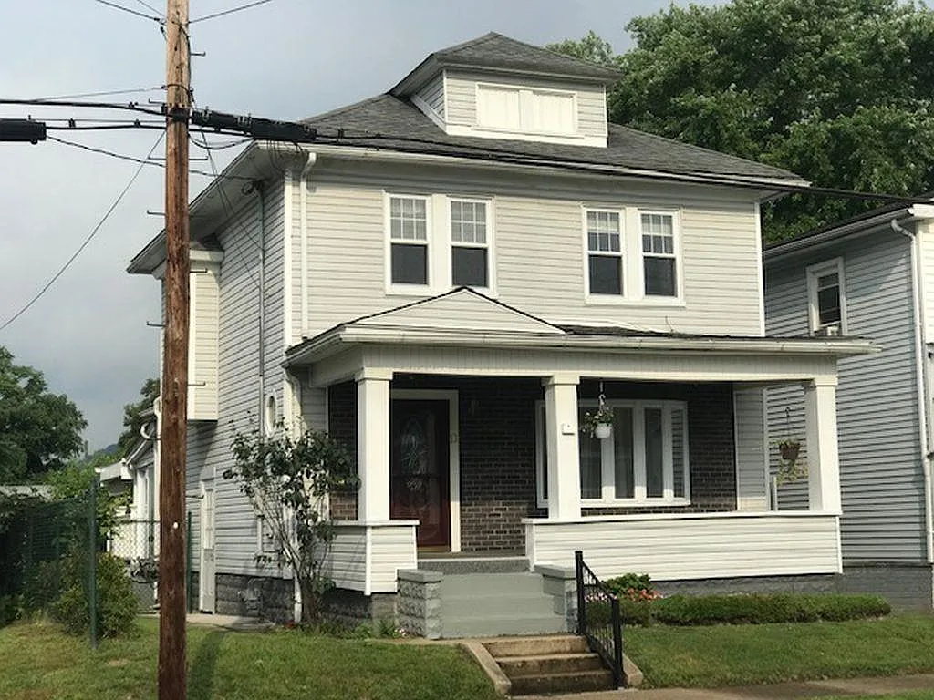 13 Elm Ave photo 1