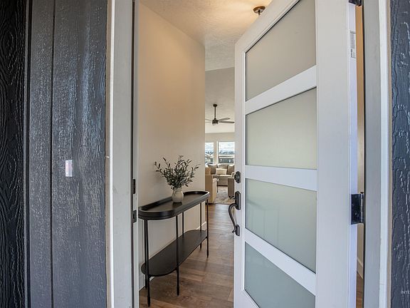 3rd image of 1726 Golden Hills Dr