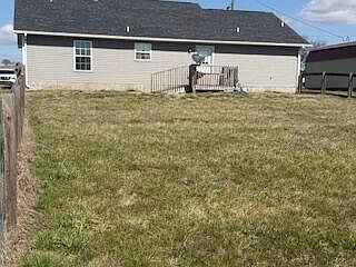 3rd image of 221 Maggie Way