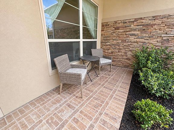 3rd image of 17357 Amaryllis Ln