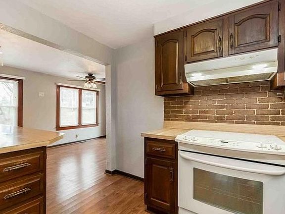 2nd image of 318 N Ash Ave