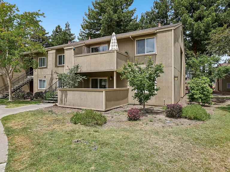 3383 Foxtail Ter — Photo 43