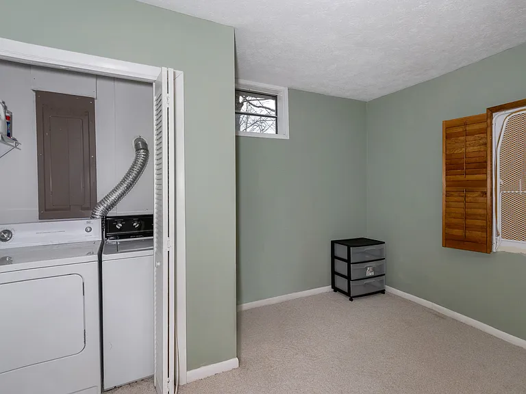 188 Laurel Hill Dr — Photo 3