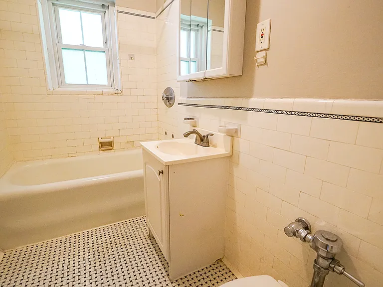 117 College Ave — Photo 5