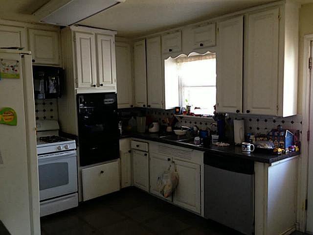 2nd image of 1304 Pine St