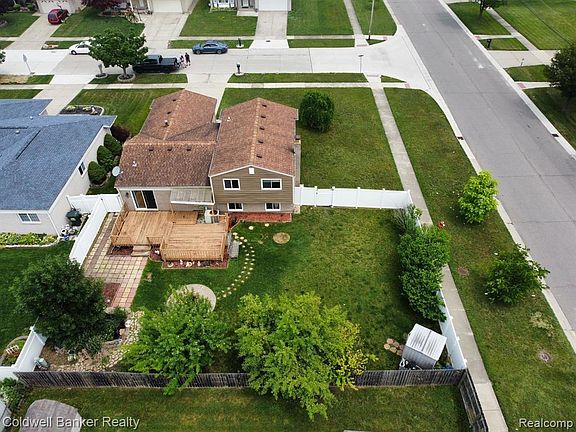 4th image of 38005 Steede Dr