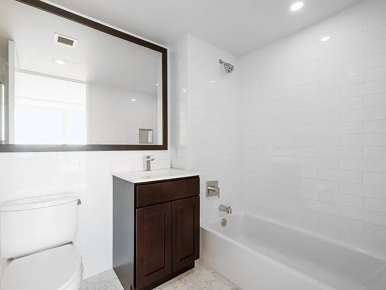 22-44 Jackson Ave #Penthouse 3 — Photo 8