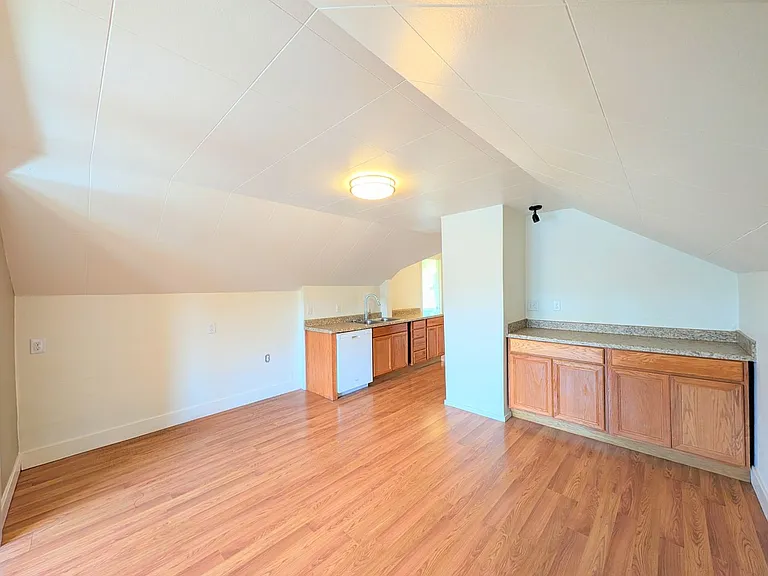 1022 Oakes Ave #B — Photo 3