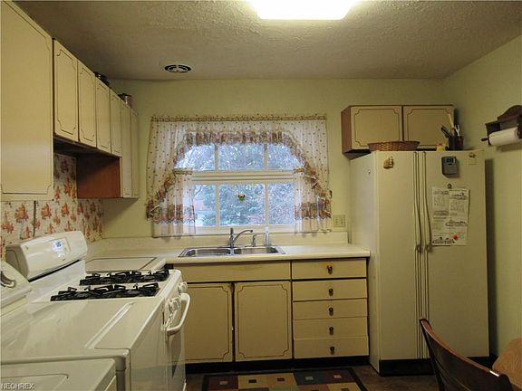 5th image of 309 Birch Hill Dr