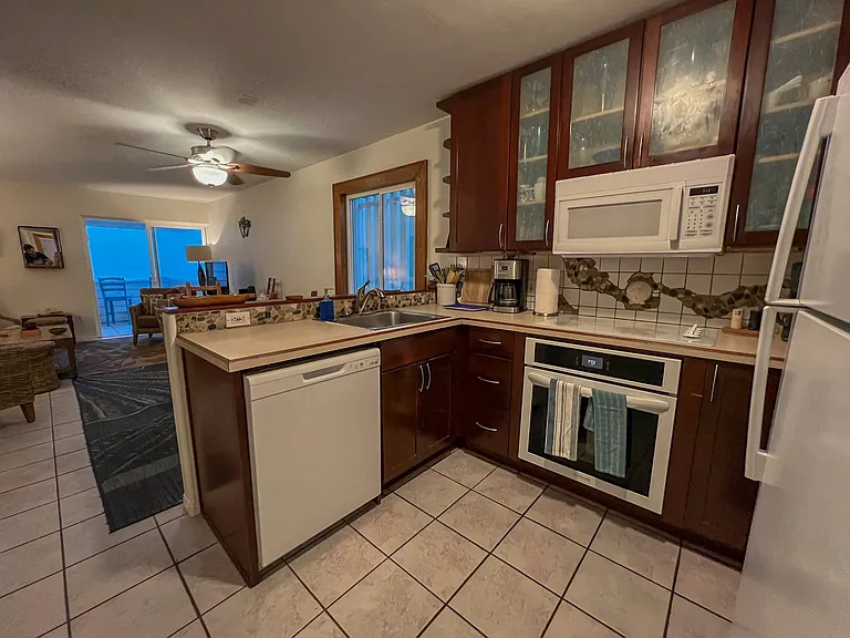 3355 Ocean Front Walk #F — Photo 11