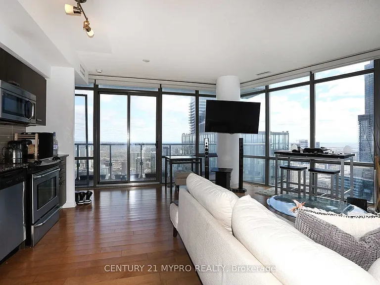 832 Bay St #4508 — Photo 3