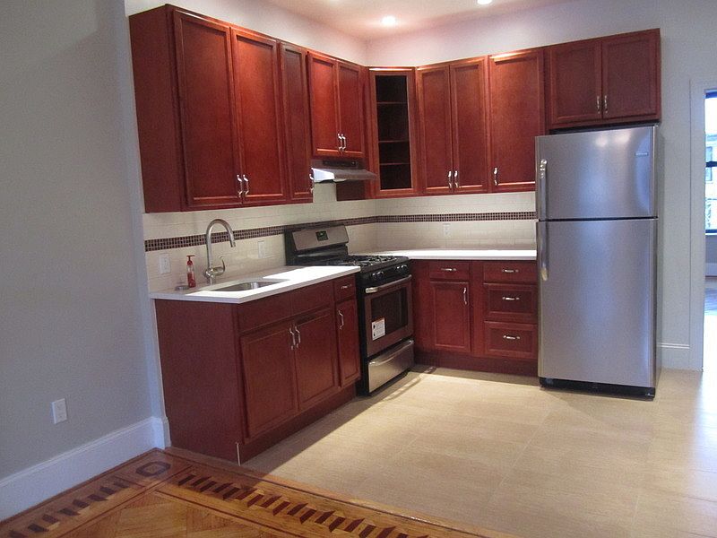 1st image of 309 Jefferson Ave #2