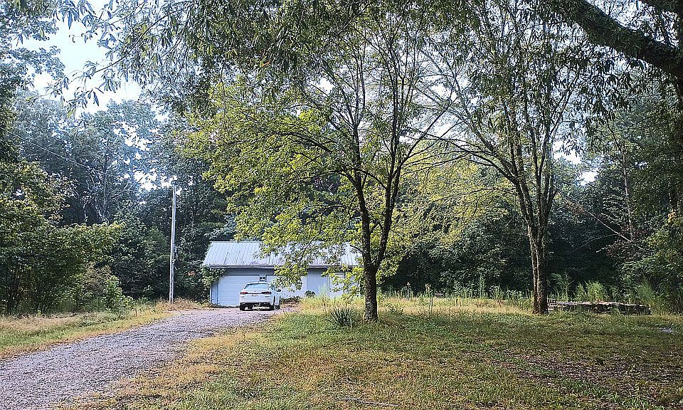 2nd image of 328 County Road 306