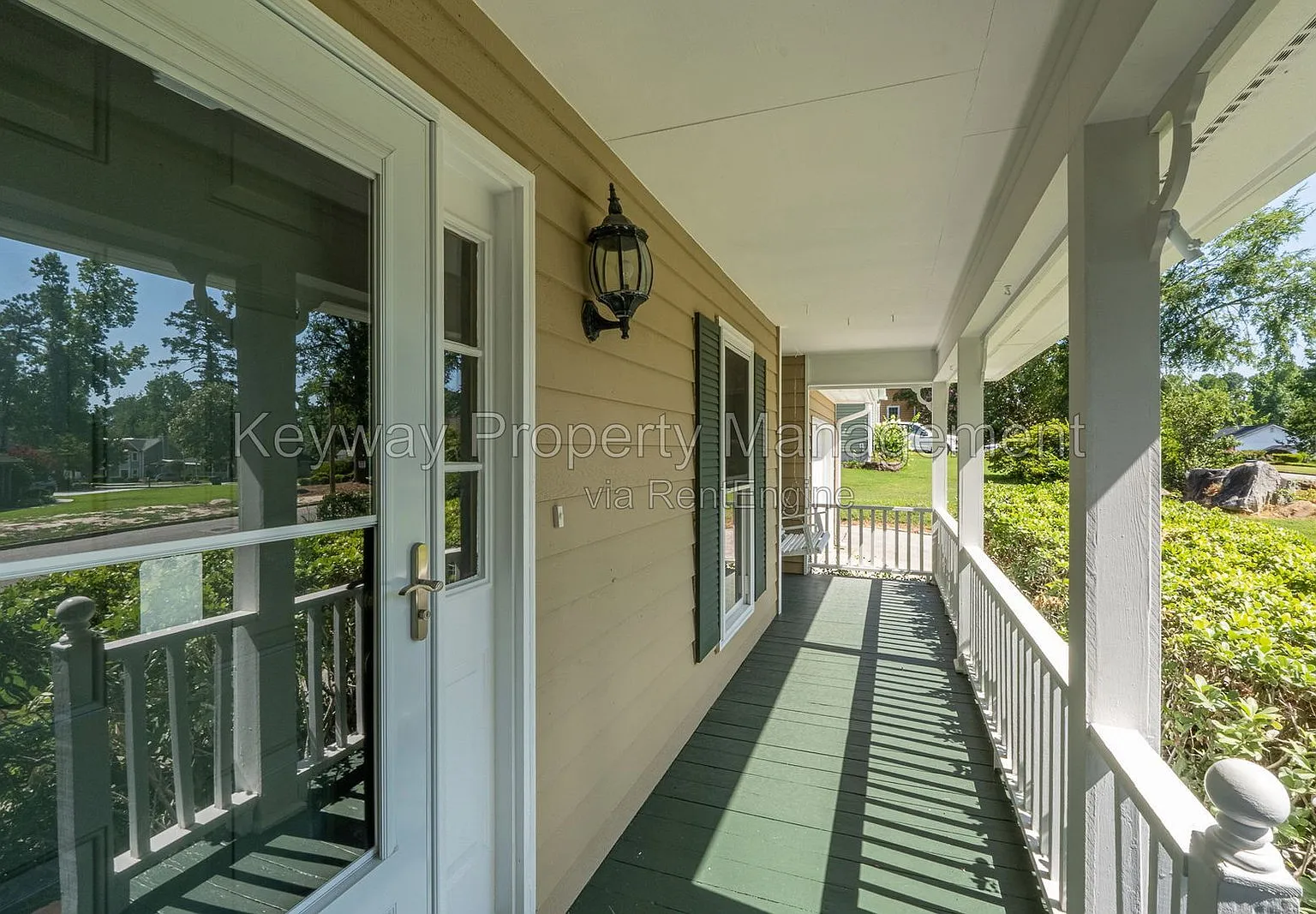 3 bed, 2.5 bath, 1700 sqft, $1,885 — Photo 3