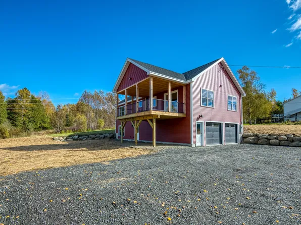 26 Grandview Ave, Rangeley, ME 04970