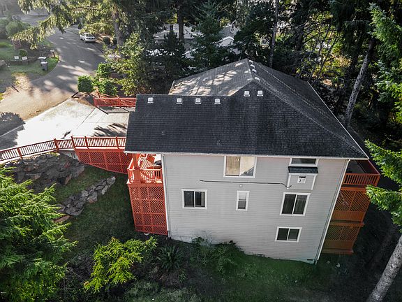 5th image of 3543 NE Reef Dr