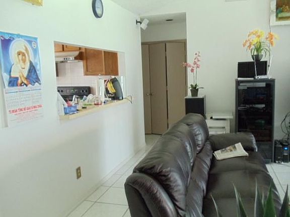 3rd image of 1217 Garden Terrace Dr
