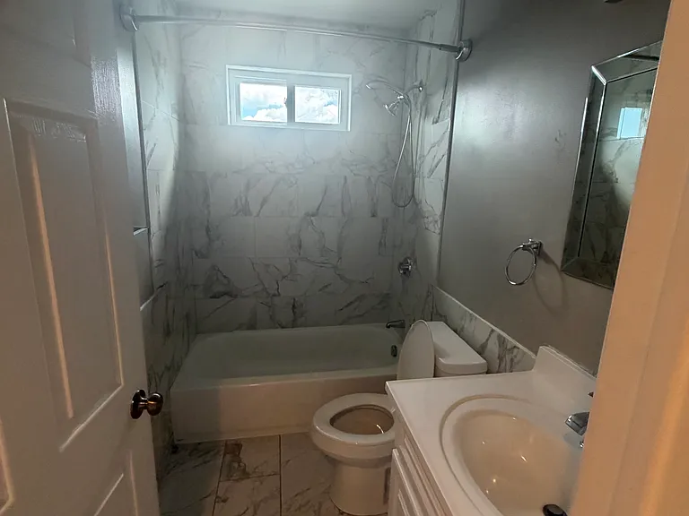 172 Baker St #172 — Photo 9