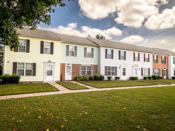 604 Goldsborough St APT E