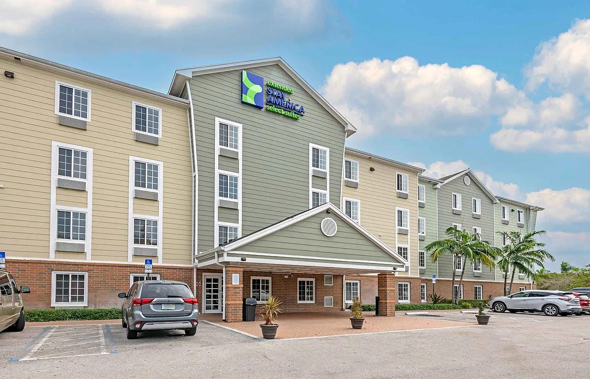Exterior - Lake Worth