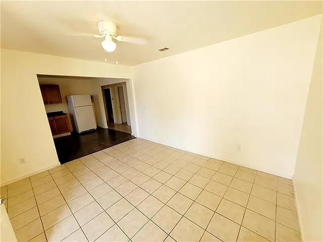 2 bed, 1.0 bath, 831 sqft, $1,000 — Photo 2