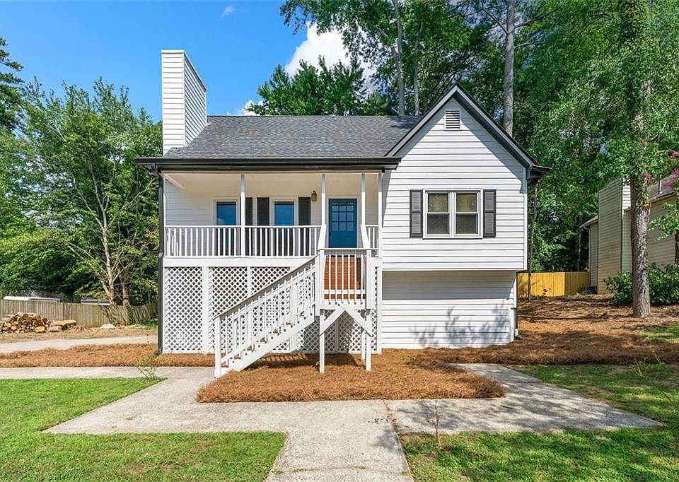 1st image of 2029 Winsburg Dr NW