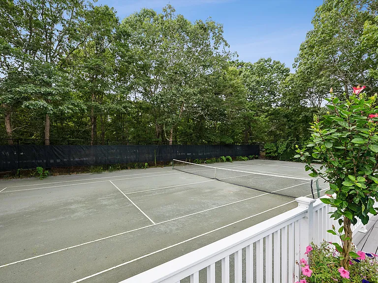 25 Midhampton Ave — Photo 28