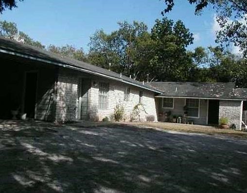 2nd image of 5703 Gloucester Ln