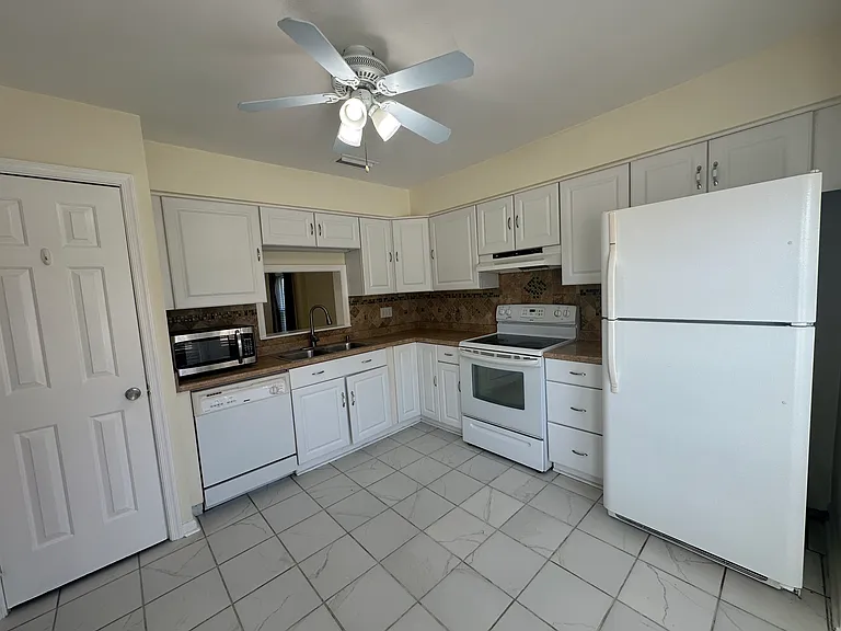 5632 Campus Dr — Photo 4