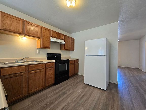 4th image of 3408 Barcelona Dr #A
