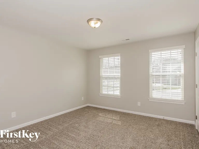 3010 Robusta Ct — Photo 11
