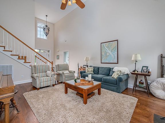 2nd image of 115 Hidden Cove Ct