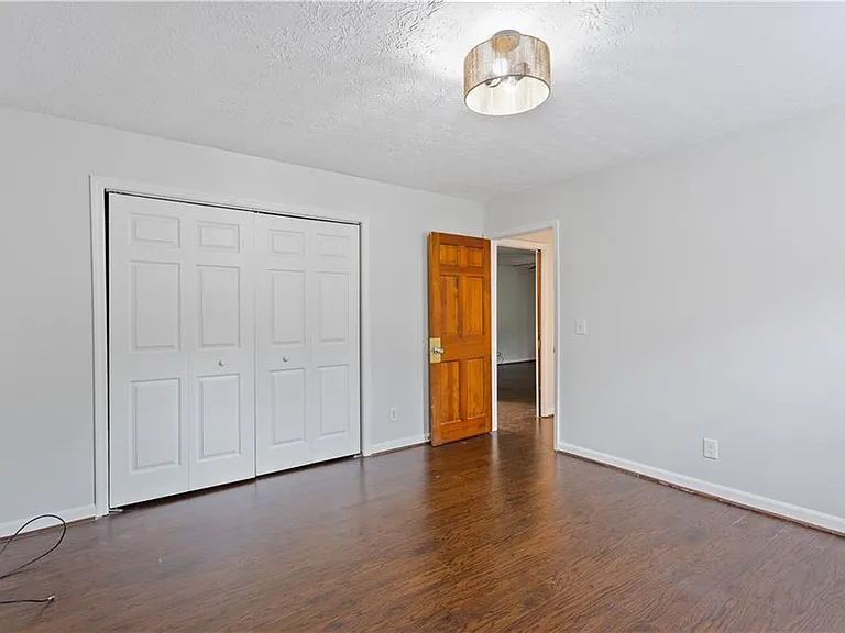 230 Kimberly Way SW — Photo 12
