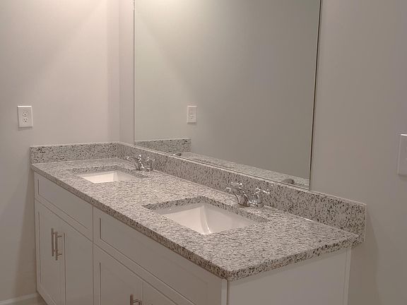 5th image of 619 Satinwood Cir