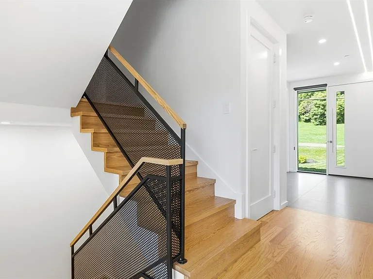 9 Algonquin Rd #2 — Photo 13