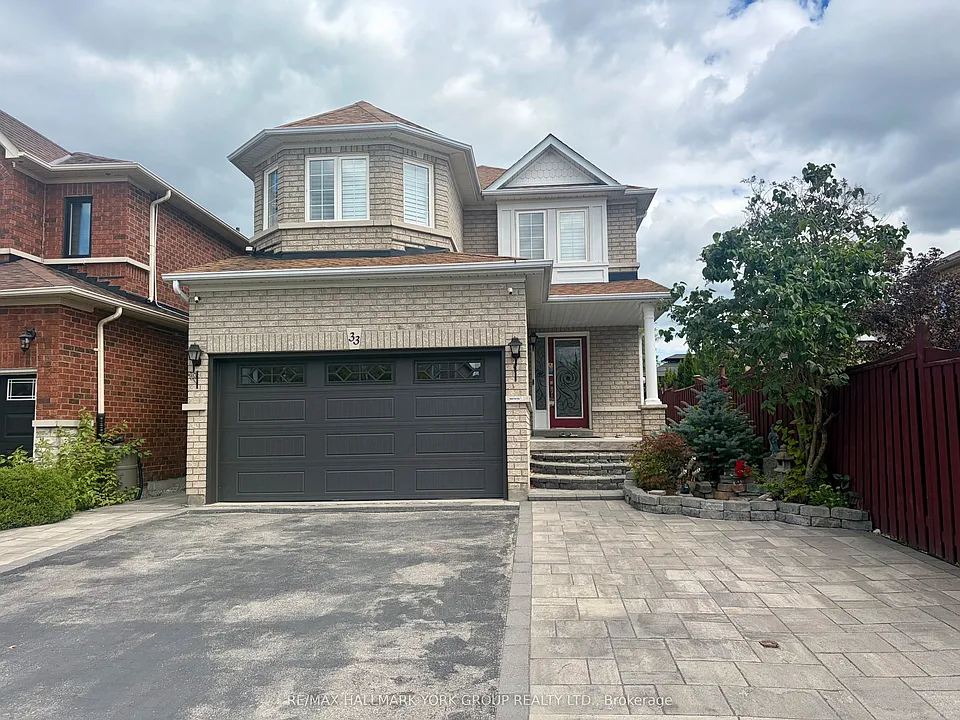 33 Deerwood Cres