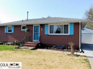 5512 R St, Lincoln, NE 68504