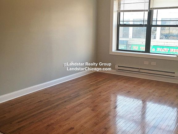 2nd image of 1027 W Argyle St #216