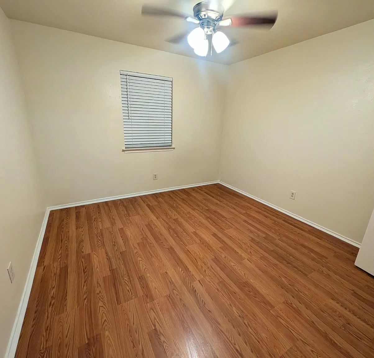 3 bed, 1231 sqft, $1,600 — Photo 3