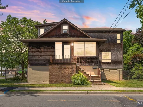 43 Eckel Rd, Little Ferry, NJ 07643