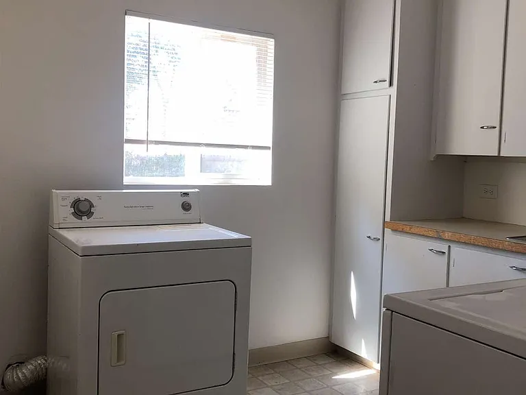 1017 W Mulberry St — Photo 11