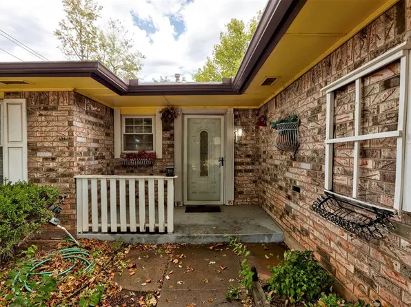 819 Hawthorne Pl, Edmond, OK 73003